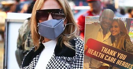 Super Bowl 2021: Jennifer Lopez w monstrualnych szpilach na murawie. Jak ona w tym chodzi?!