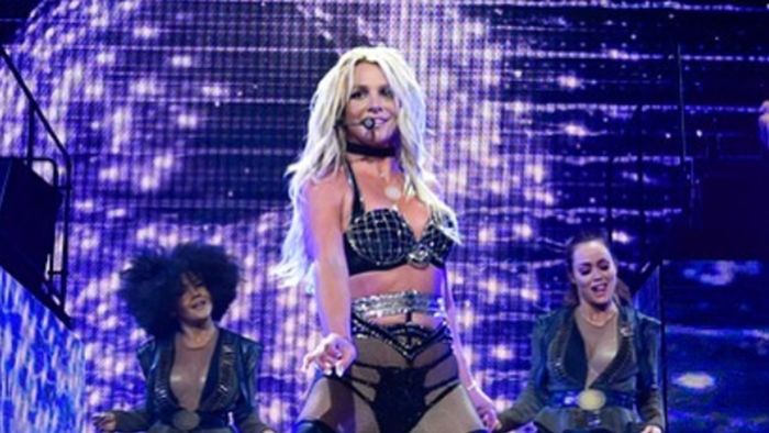 Britney Spears znów koncertuje. I znów jest o niej głośno