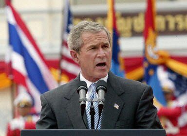 Bush chce pozbawić Kerry'ego amunicji w sprawie Iraku