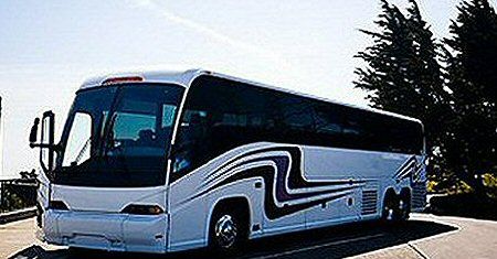 We Wrocławiu tramwaj uderzył w autobus z dziećmi