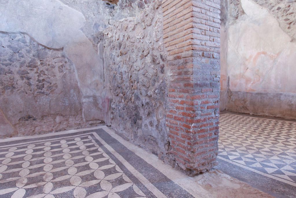 Turystka ukradła fragment mozaiki z Pompejów. Została zatrzymana