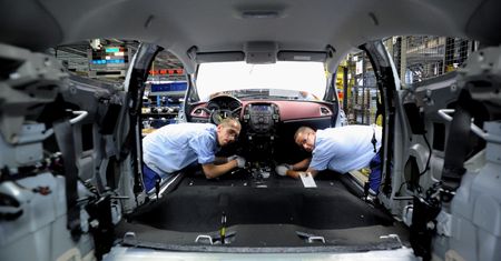 Opel na zwolnionych obrotach. Maleje sprzedaż