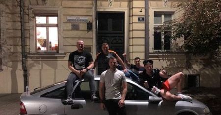 Kraków. Kupił auto marki Opel. Dziwny wieczór kawalerski