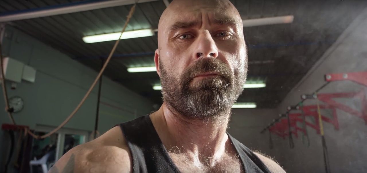 "Zabił i spalił przyjaciela". Więzienny kapelan opowiada o drugim życiu za kratami