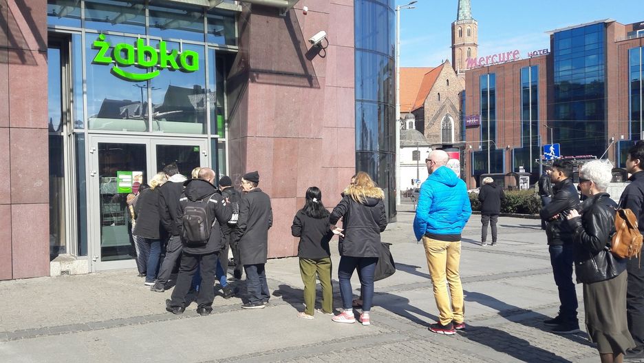 W sklepach, gdzie za ladą stali właściciele, w pierwszą niedzielę bez handlu ustawiały się kolejki. W tym tygodniu sytuacja może się powtórzyć.