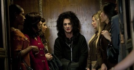 Sean Penn doradza kobietom?