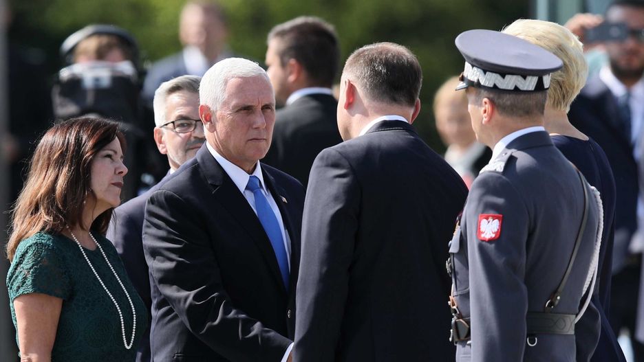 Mike Pence przyleciał do Polski w zastępstwie Donalda Trumpa