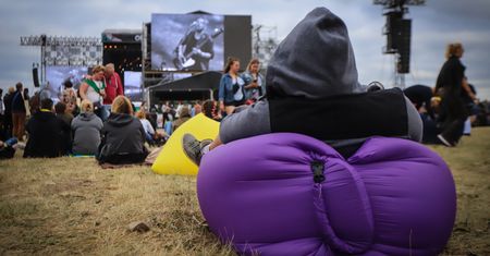 "Demonstracje pod sądami nic nie zmieniają". Młodzi Polacy wybrali Open'era