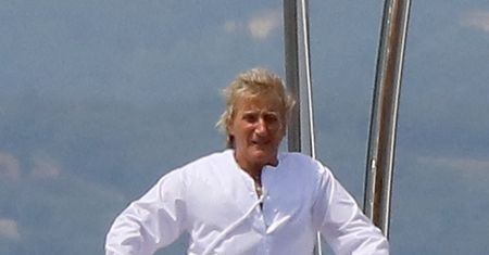 Rod Stewart w koszuli nocnej na luksusowym jachcie