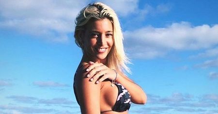 Solci Perez w czarnym bikini na plaży. Pokazała zmysłowe zdjęcia