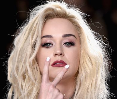 Katy Perry na Grammy 2017: politycznie niepokorna i modowo niepoprawna