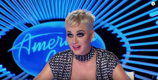 Katy Perry pocałowała uczestnika "Idola". Internauci: "To molestowanie seksualne"