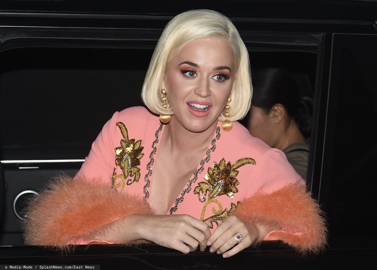 Katy Perry dostała nietypowy prezent od fana. Jej mina mówi sama za siebie