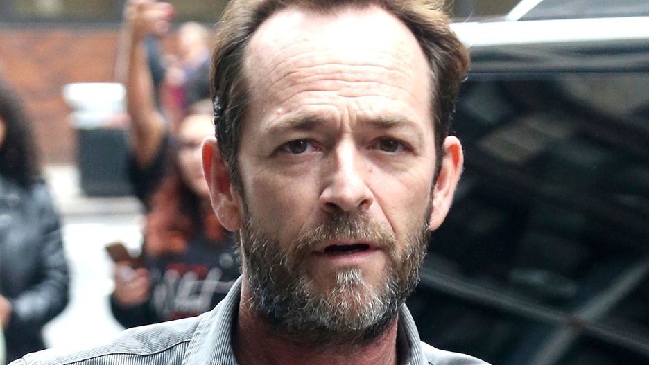 Luke Perry był najbardziej znany z roli w serialu "Beverly Hills 90210"