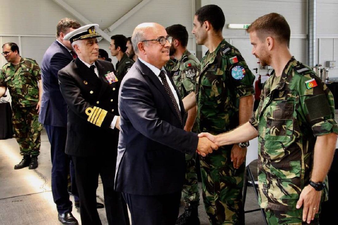 Z bazy wojskowej w Portugalii skradziono broń. Były minister obrony oskarżony