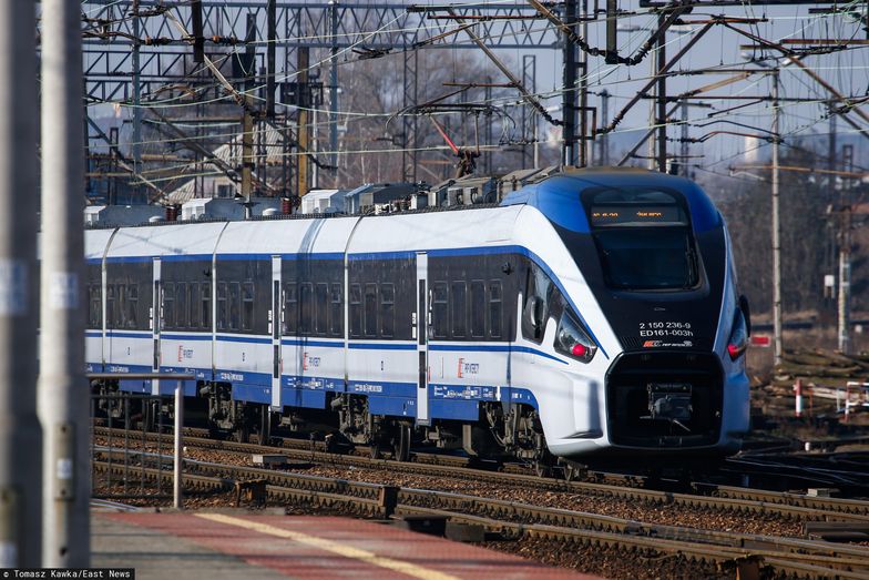 Pociągami Pesy - na zdjęciu model Dart - jeżdżą m.in. pasażerowie PKP Intercity