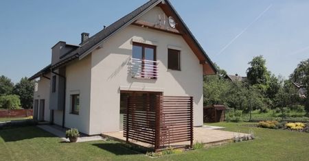 Ekonomiczny dom jednorodzinny ogrzewany wyłącznie elektrycznie