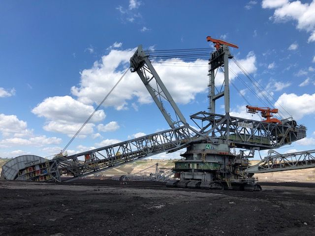 Kombajn górniczy do węgla brunatnego w akcji 