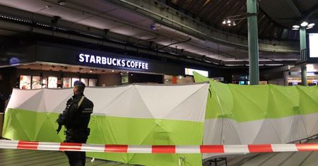 Holandia: ewakuacja lotniska w Amsterdamie. Napastnik postrzelony