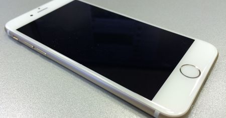 Sprytny atak na właścicieli iPhone'ów. Prawie 500 zł mogło wyparować z konta