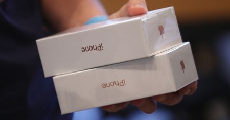 Dzięki tej komórce Apple ma utyć do biliona dolarów. Wyciekły informacje o luksusowym aparacie
