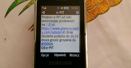 Próba wyłudzenia na e-PIT. Do ludzi przychodzą smsy od oszustów