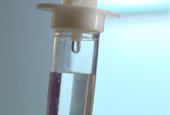 Kilkaset złotych mniej w portfelu i kac znika. 1 stycznia w firmach "od kroplówek" rozdzwonią się telefony