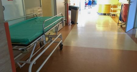 Rzeszów. Bakteria New Delhi u trzech pacjentów. Wśród chorych 14-latka