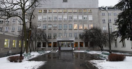 Szpital w Białymstoku wstrzymał przyjęcia na porodówkę. Brakuje położnych