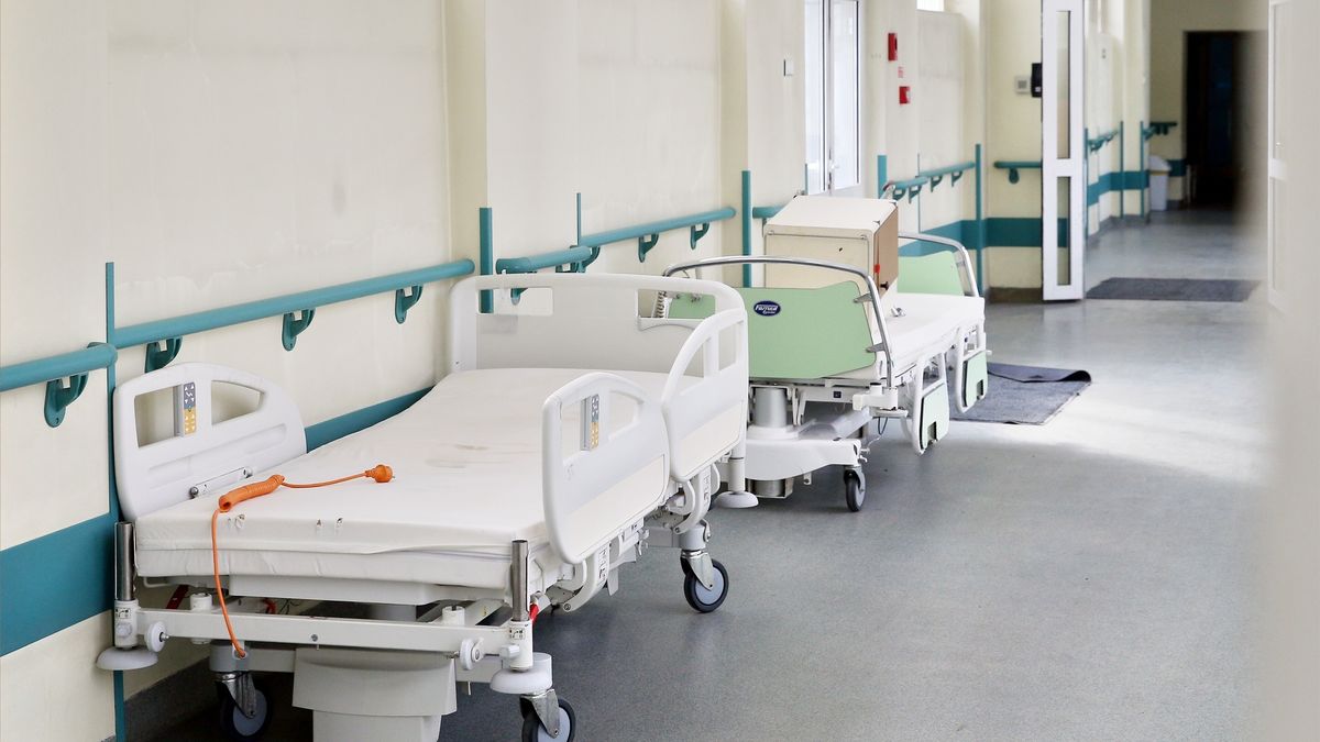 Fatalny stan wielu szpitali. Nie ma lekarzy, nie ma pieniędzy - oddziały są zamykane