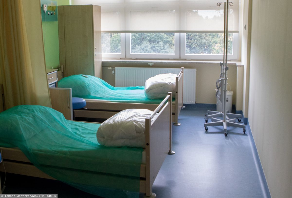 Warszawa. Szpital odesłał pacjentkę z pękniętym wrzodem do domu, kobieta zmarła 12 dni później