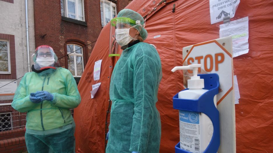 Koronawirus w Polsce. Nie żyje już 13 osób