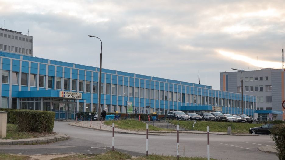 W Szpitalu Bródnowskim koronawirusa potwierdzono u 18 pacjentów.