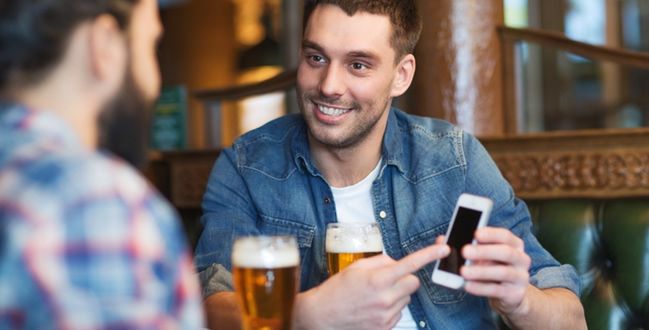 Nowa aplikacja ostrzega przed nadmiernym spożyciem alkoholu