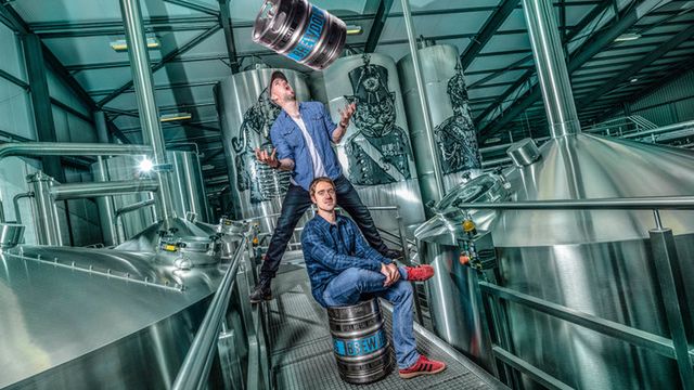 Speedbird 100 określony został mianem pierwszego na świecie piwa, które uwarzone zostało na wysokości 40 tys. stóp (ok. 12 km)