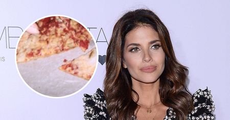 Weronika Rosati zajada się pizzą z migdałów. Mamy bardzo podobny przepis