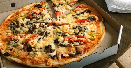 Nie musisz rezygnować z pizzy nawet, kiedy jesteś na diecie