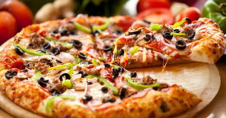 Międzynarodowy Dzień Pizzy. Jak zrobić idealną pizzę w domu?