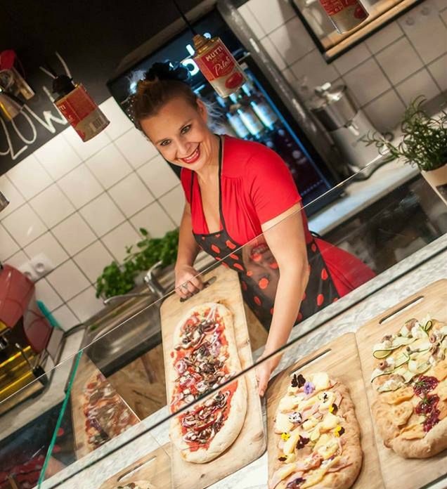40-stka otworzyła jej drzwi do tanga, samodzielności i biznesu z pizzą w roli głównej
