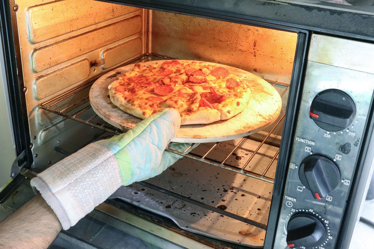 Jak wyczyścić kamień do pizzy? Fot. Getty Images