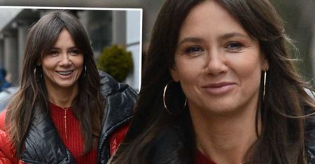 Kinga Rusin w zmysłowej czerwieni przed studiem "Dzień Dobry TVN". Paparazzi nie mogli się od niej oderwać!