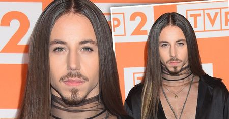 Takiej stylizacji Michałowi Szpakowi pozazdrościłaby nawet Kim Kardashian! Jedwabie, siateczka, biżuteria... Buty to prawdziwy HIT