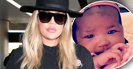 Khloé Kardashian pluska się w luksusowym basenie ze swoją 5-miesieczną córeczką! Dawno nie pokazała tak pięknej fotki!