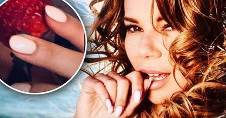 Tylko Edyta Górniak potrafi zrobić takie cuda z truskawką! Ten widok rozpalił internet do czerwoności!