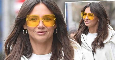 Kinga Rusin powinna być modelką! Przyłapana przez paparazzi pozowała jak na ekskluzywnej sesji!