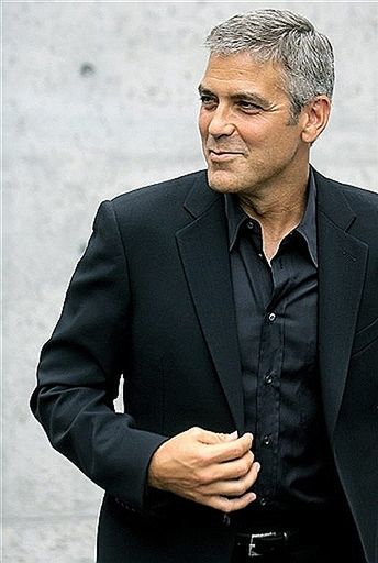 Osamotniony George Clooney