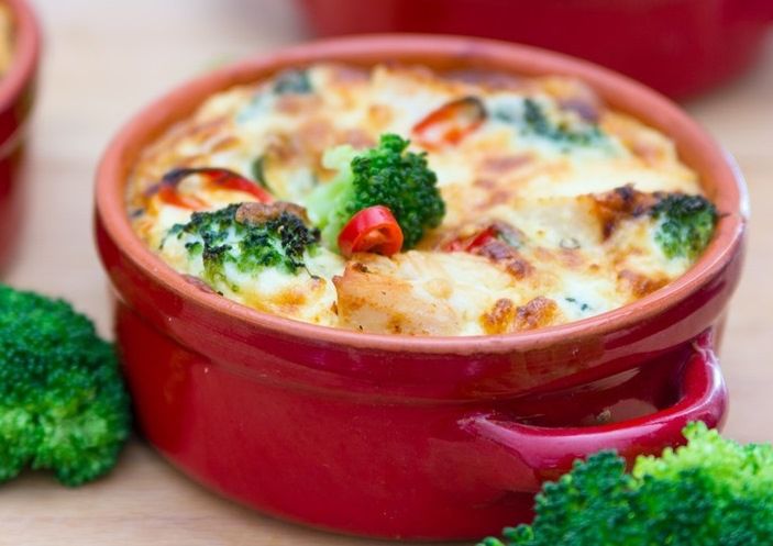 Kurczak zapiekany z brokułami i chilli