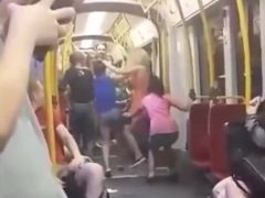 Zatrzymano jedną z uczestniczek bójki w tramwaju