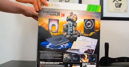Unboxing: Gears of War 3 Epic Edition