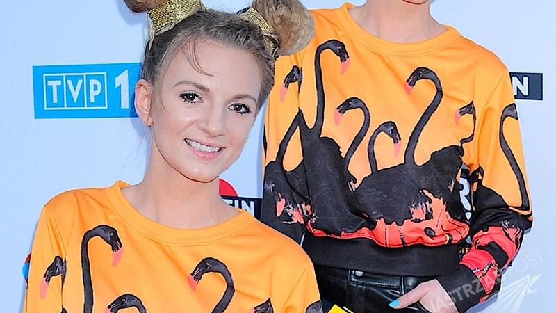 Sarsa w bluzie we flamingi EVC DSGN gdzie kupić sklep internetowy Eska Music Awards 2015